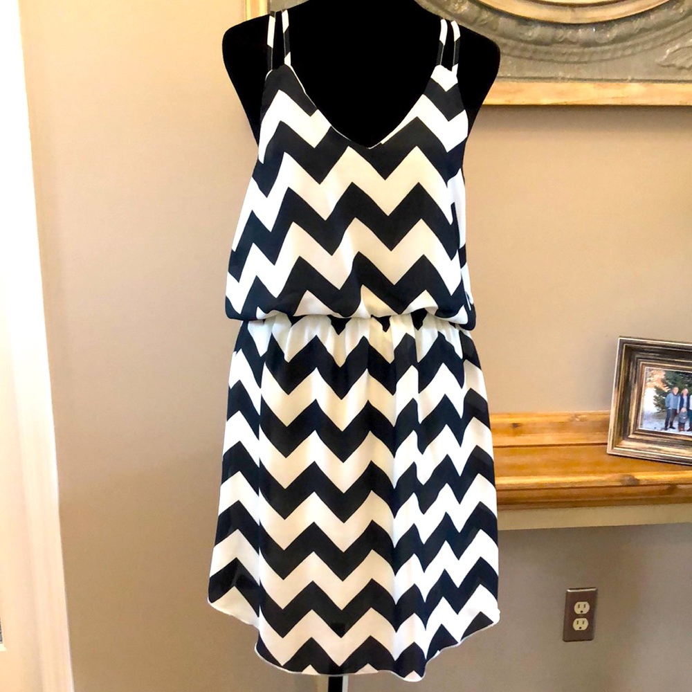 Boutique dress, black/cream, size large, fits more like a medium.